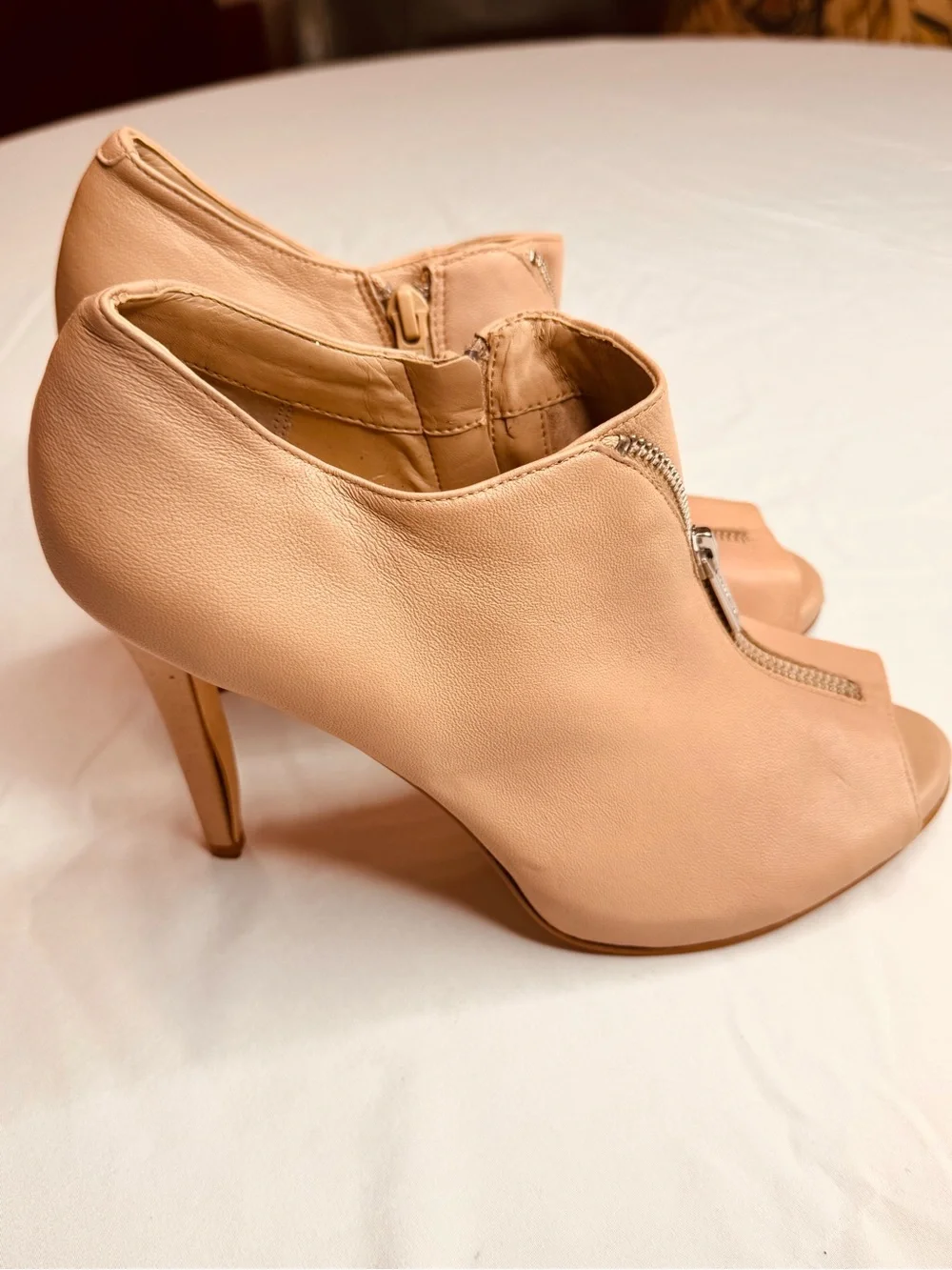 Gianni Bini Nude Leather Peep Toe Bootie Stiletto Heel Zips size 9 M